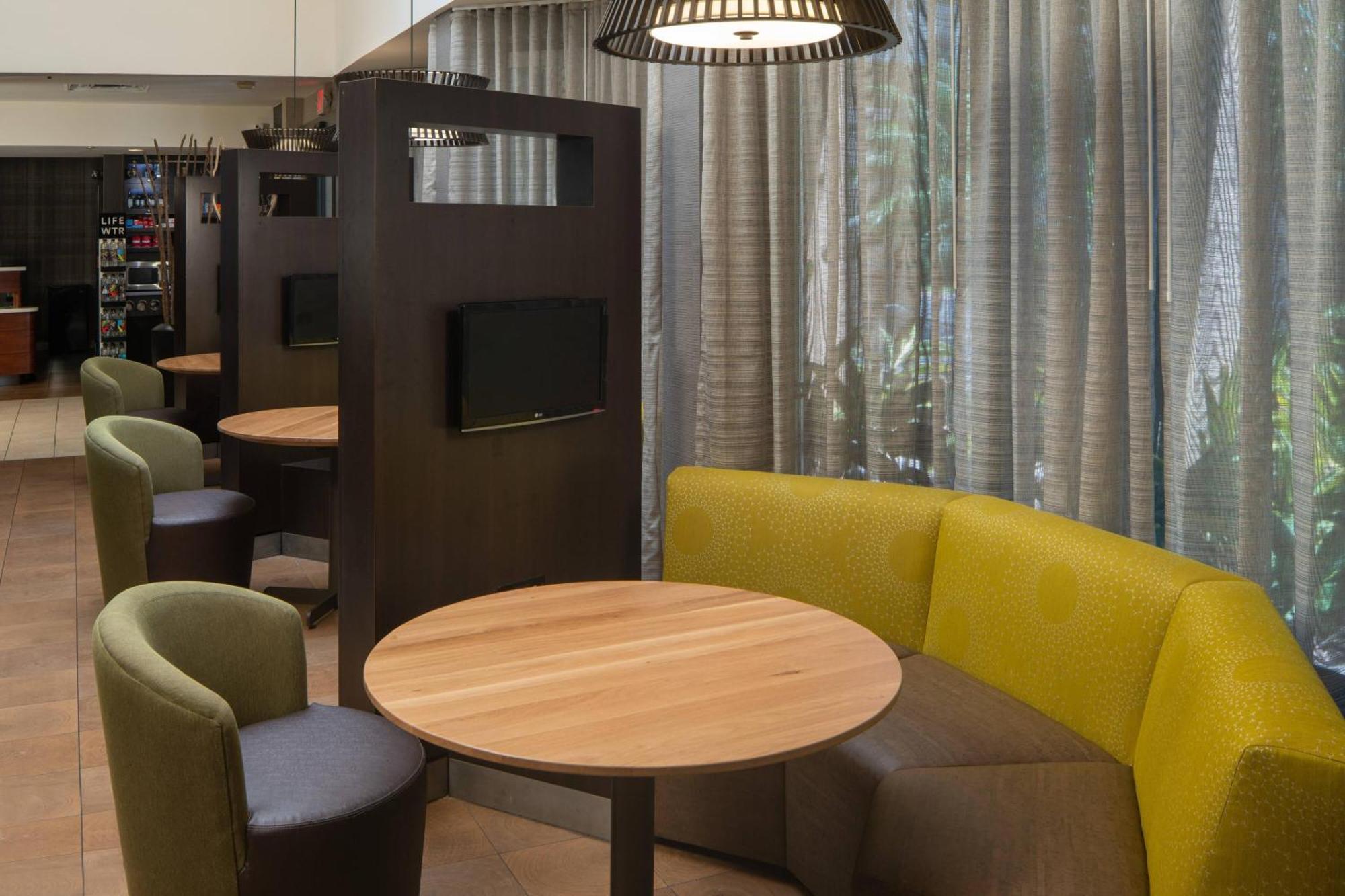 Courtyard By Marriott Jacksonville At The Mayo Clinic Campus/Beaches Ngoại thất bức ảnh