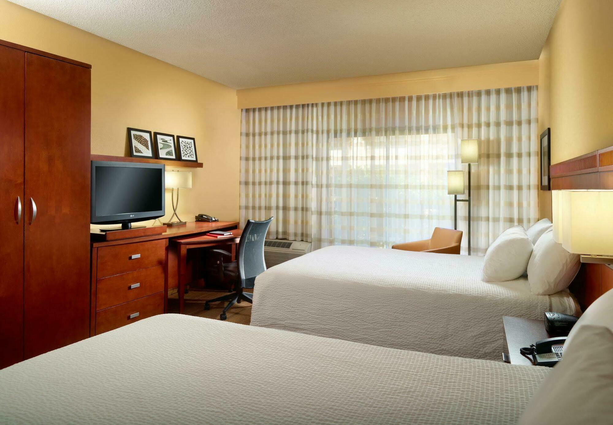 Courtyard By Marriott Jacksonville At The Mayo Clinic Campus/Beaches Ngoại thất bức ảnh