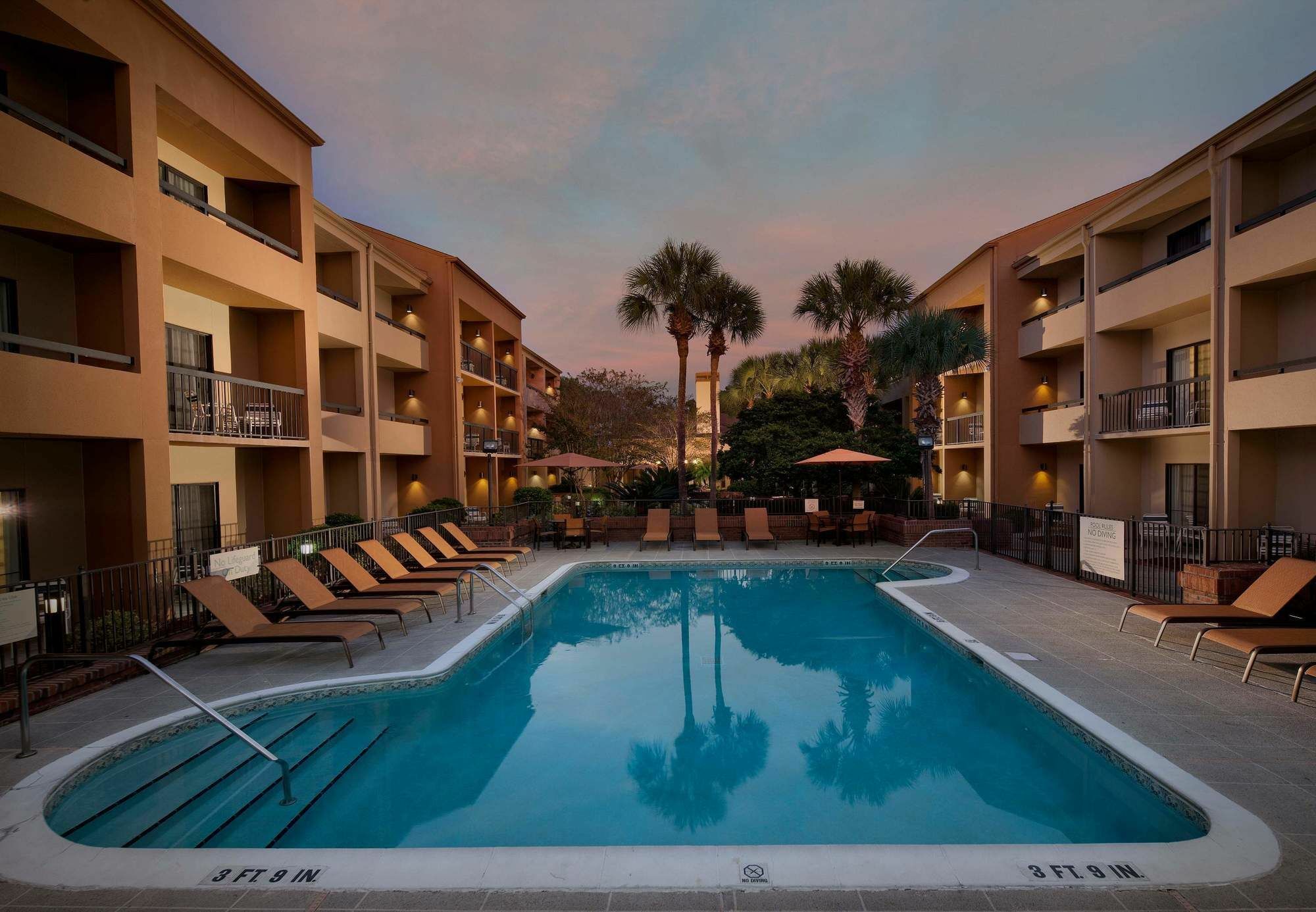Courtyard By Marriott Jacksonville At The Mayo Clinic Campus/Beaches Ngoại thất bức ảnh